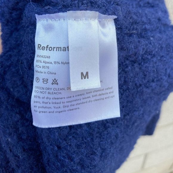 Reformation Amelia V neck Sweater M - Picture 4 of 7